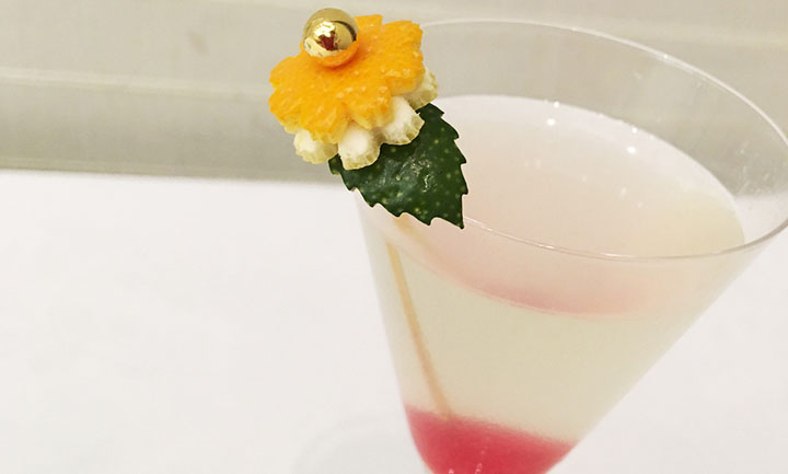 調香師が香りから創造するカクテル A Cocktail that Begins with a Scent